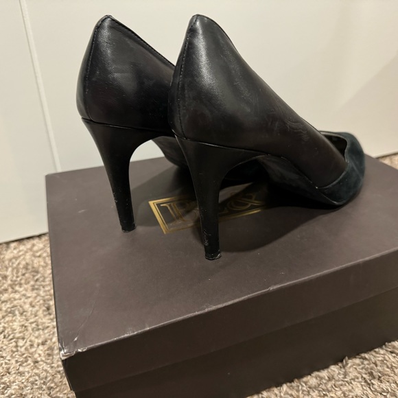 BCBG suede heels - Picture 4 of 5